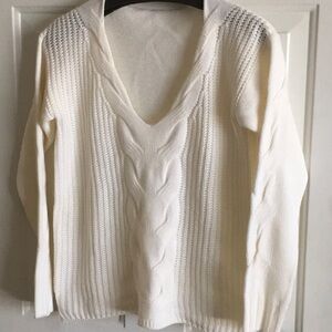 Elegant White Women's Sweater 107